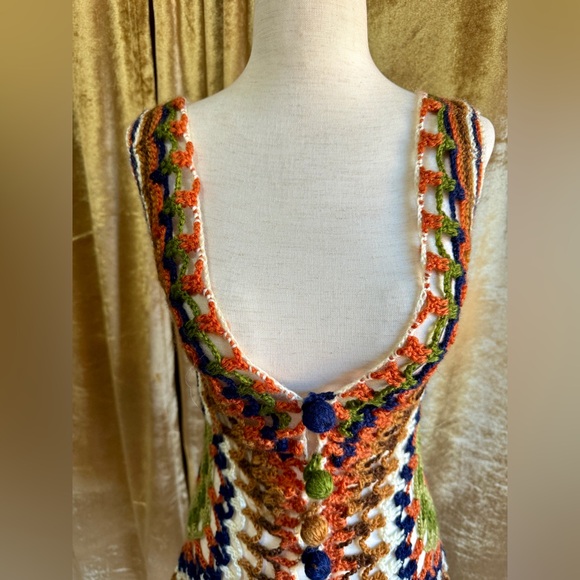 SOLD! 🔴 Vintage Crochet Single Stitch Sweater Vest | 1970’s Multicolor - Picture 4 of 13